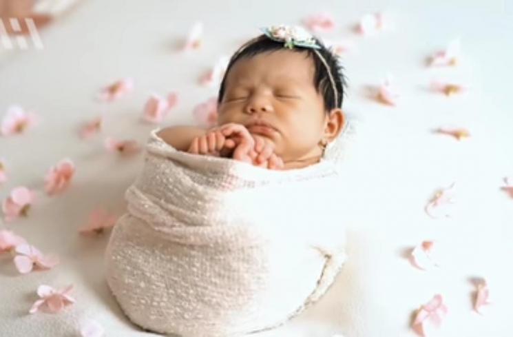 Pemotretan Baby Ameena (YouTube/AH)