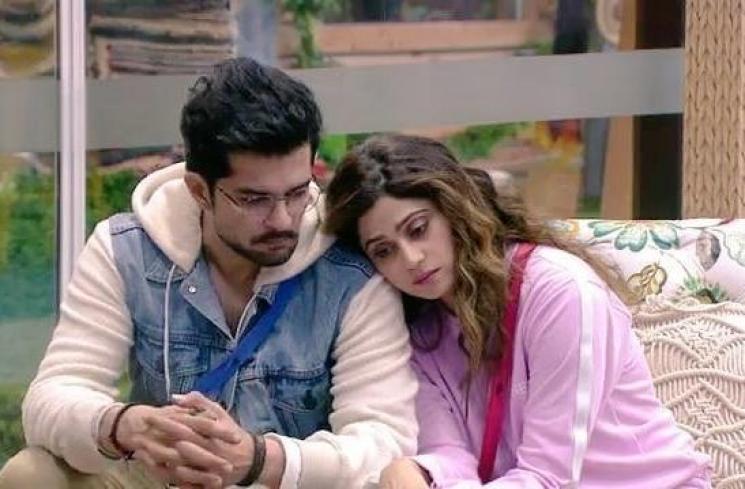 Potret Mesra Shamita Shetty dan Raqesh Bapat (Instagram/@raqeshbapat)