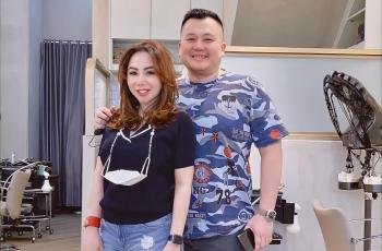 9 Potret Mesra Femmy Permatasari & Alfons, Bohongi Suami demi Sedot Lemak