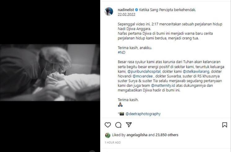 Suara Dimas Anggara azankan putrinya. (Instagram/@dimsanggara)