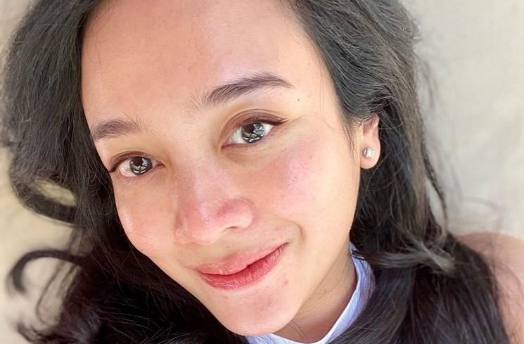 Potret Dea Ananda Pamer Baby Bump. (Instagram/@dea_ananda)