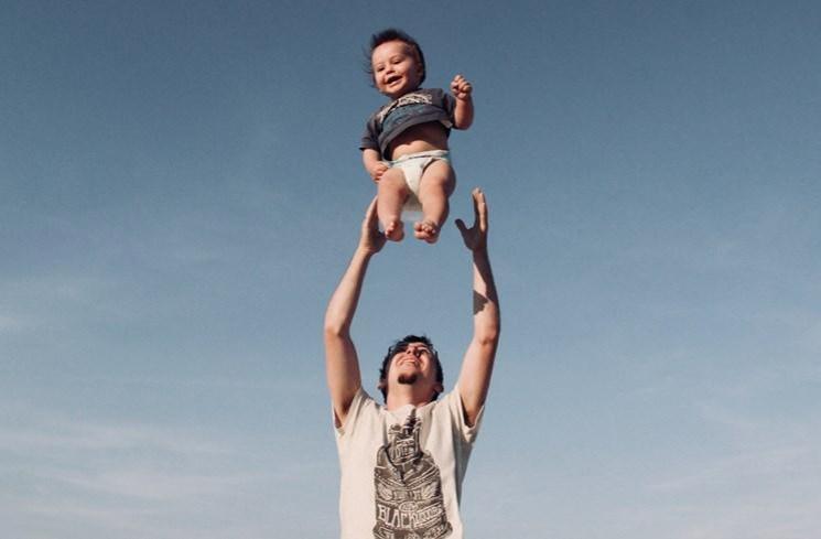 Ilustrasi ayah dan anak. (Pexels/Dominika Roseclay)