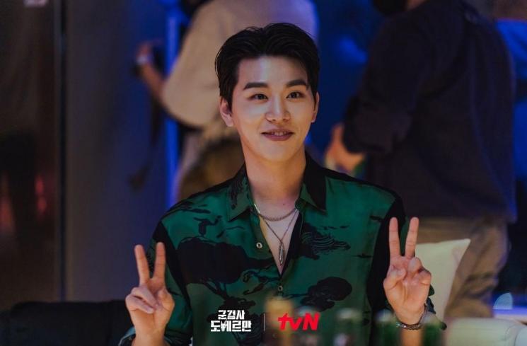 Potret Kim Woo Seok di Military Prosecutor Doberman (Instagram/@tvn_drama)