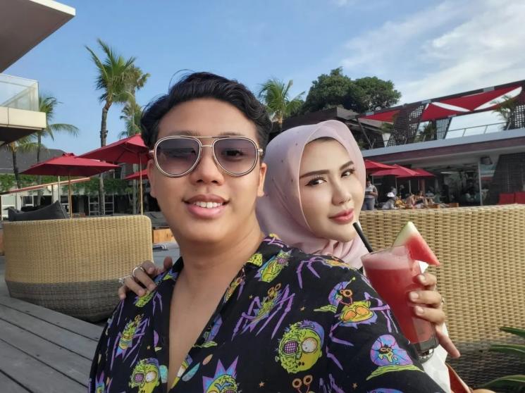 Artis Berhijab usai Dipenjara. (Instagram/reyutami)
