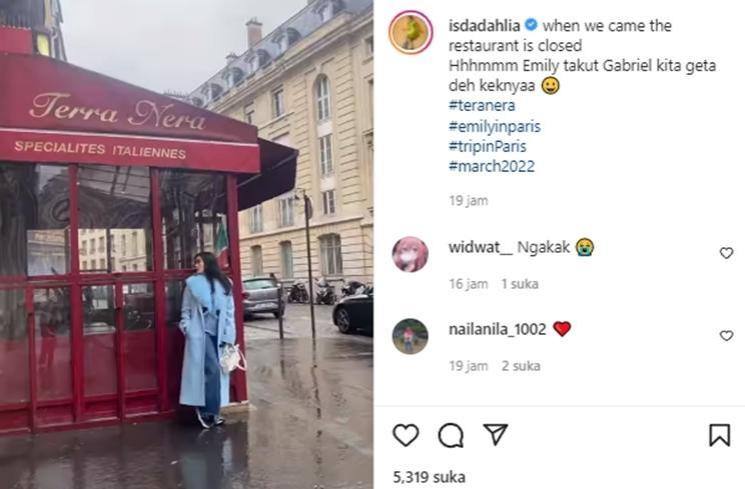 Potret Iis Dahlia Liburan di Paris (instagram/@isdadahlia)