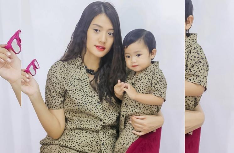 Potret Anissa Aziza kembaran OOTD barang anak (Instagram/@anissaaziza)