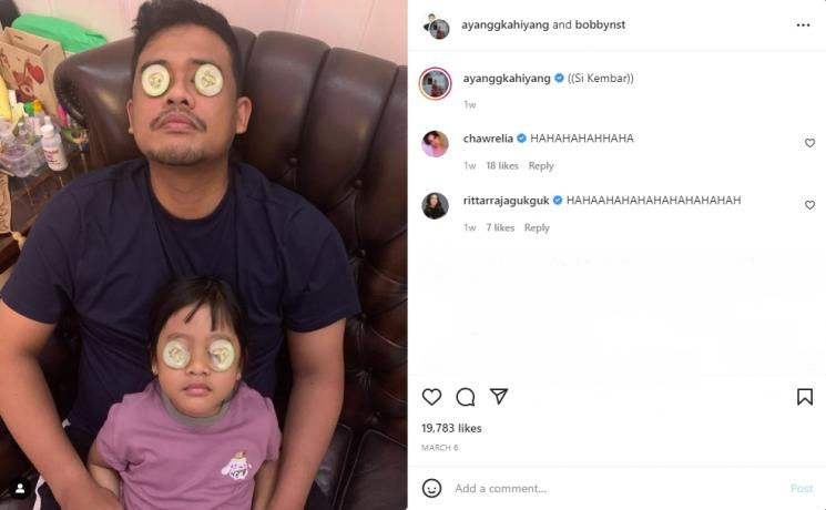 Kahiyang Ayu pamerkan potret Bobby Nasution dan Sedah Mirah. (Instagram/ayanggkahiyang)