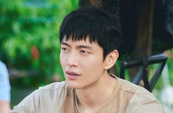 8 Potret Lee Min Ki di My Liberation Diary, Drama Barunya Karya Penulis My Mister