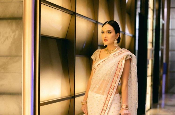 Artis Indonesia Pakai Baju India (instagram/@shandyaulia)