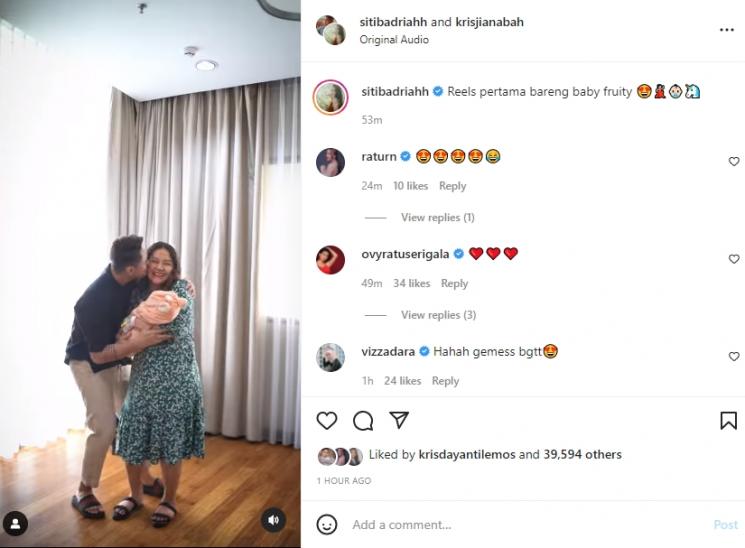 Siti Badriah dan Krisjiana Baharudin joget bareng baby Fruity. (Instagram/sitibadriahh)