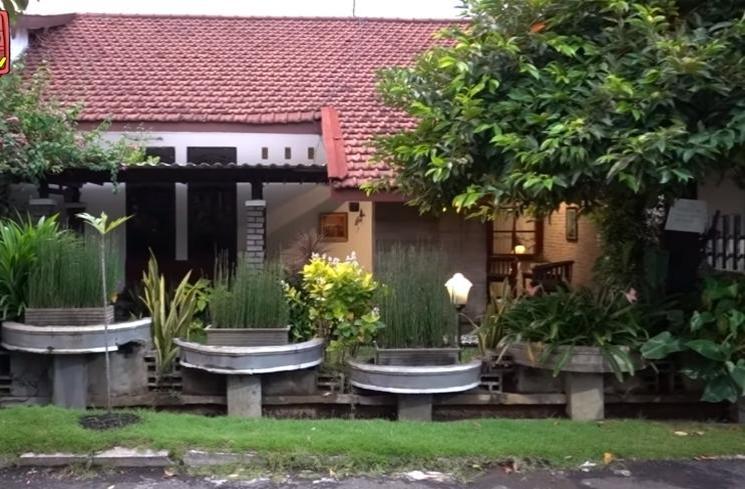 Rumah Masa Kecil Maia Estianty (YouTube/MAIA ALELDUL TV)