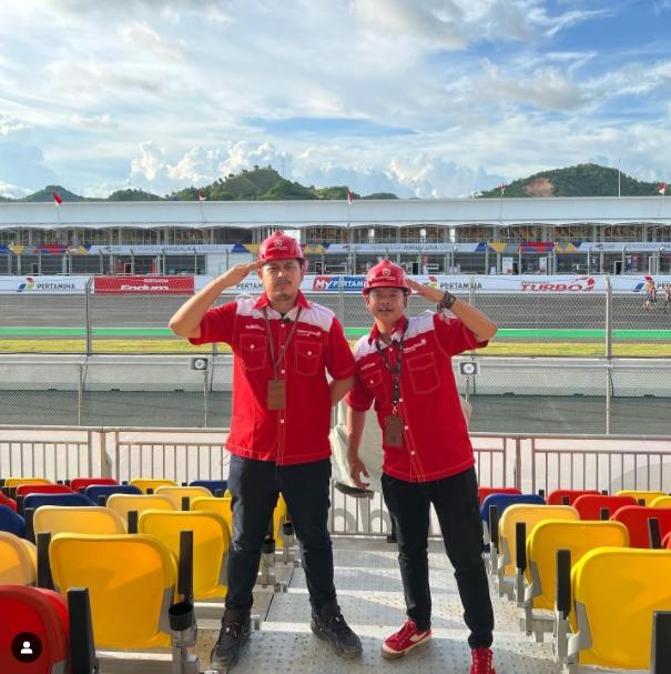 Gaya artis nonton MotoGP Mandalika [Instagram/tretanmuslim]