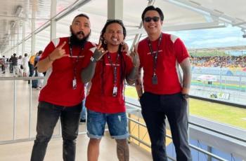 6 Potret Artis Nonton MotoGP Mandalika, Ada yang Girang Diapit Cewek-cewek