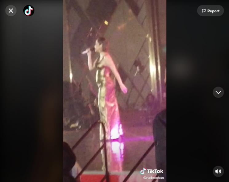 Bunga Citra Lestari alias BCL nyanyi di panggung. (TikTok)
