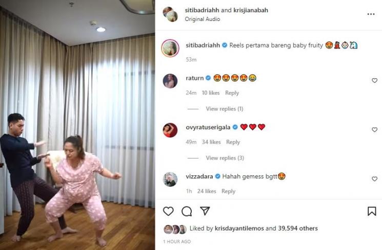 Siti Badriah dan Krisjiana Baharudin joget bareng baby Fruity. (Instagram/sitibadriahh)