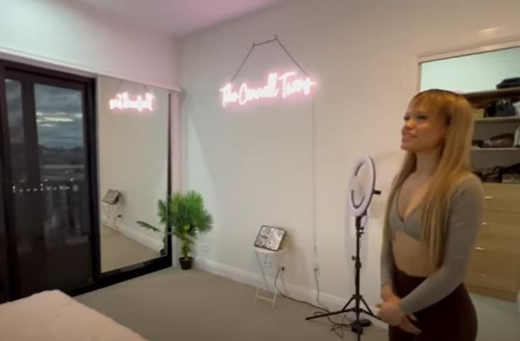 Potret Rumah The Connell Twins di Australia. (YouTube/The Connell Twins)