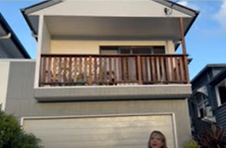 Potret Rumah The Connell Twins di Australia. (YouTube/The Connell Twins)