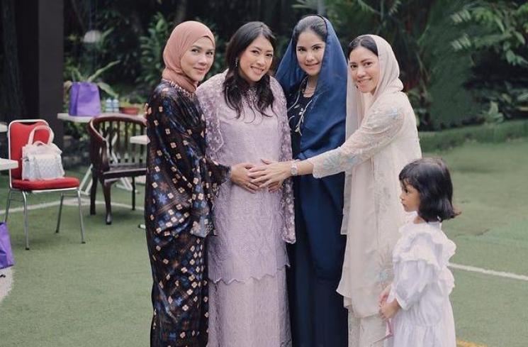 Momen Pengajian 4 Bulanan Aliya Rajasa. (Instagram/ruby_26)