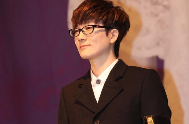 Artis Korea Selatan Menikah dengan Fans. (Billboard)