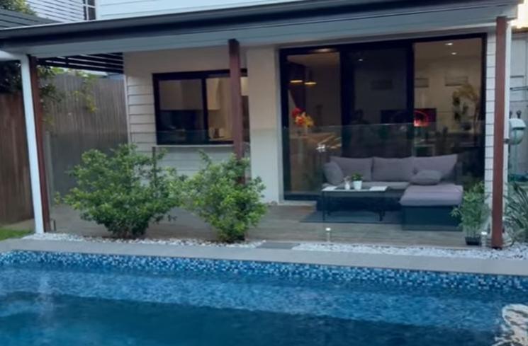 Potret Rumah The Connell Twins di Australia. (YouTube/The Connell Twins)
