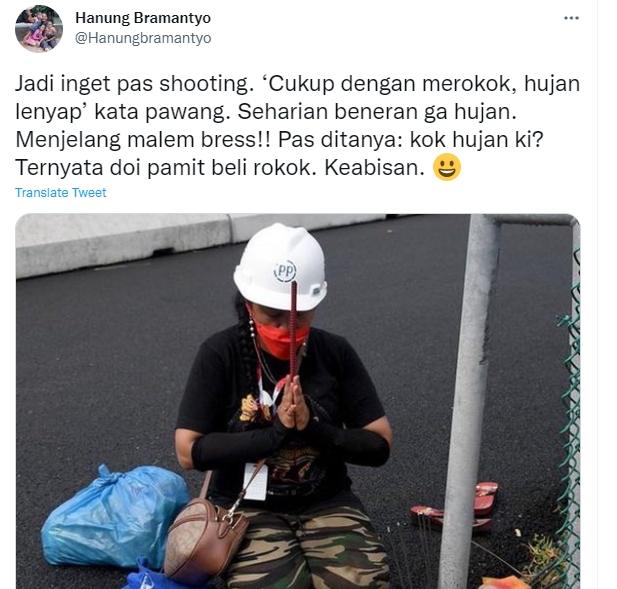 Hanung Bramantyo ungkap pengalamannya saat pakai pawang hujan. (Twitter/Hanungbramantyo)