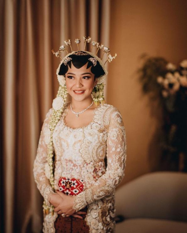 Potret Pernikahan Putri Tanjung (instagram/morden.co)