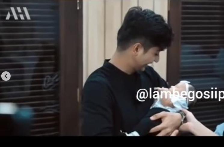 Teuku Ryan gendong Baby Ameena (instagram/@lambegosiip)