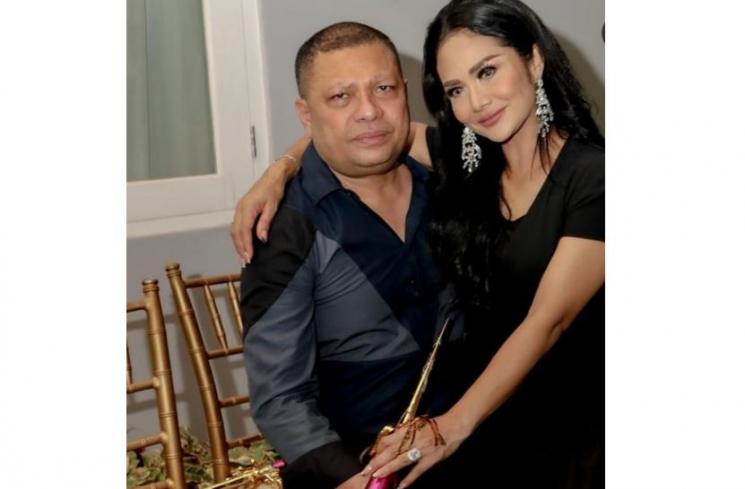 Momen Mesra Krisdayanti dan Raul Lemos.(Instagram/@krisdayantilemos)