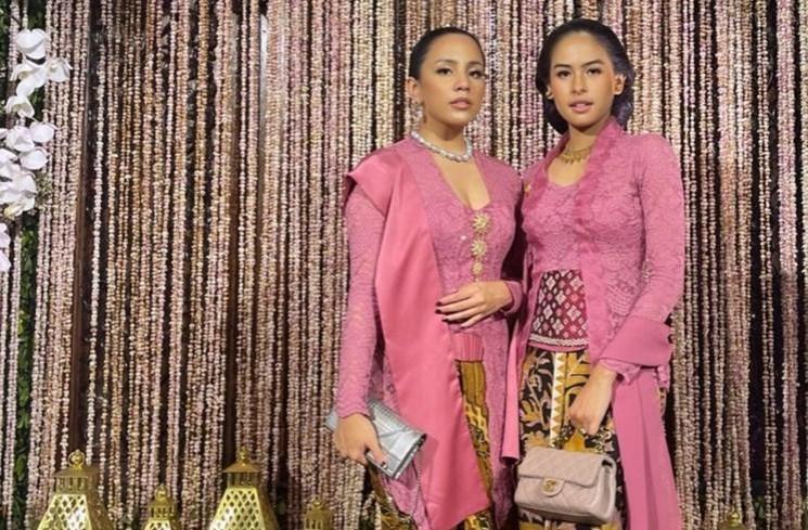 Gaya Artis dan Pesohor di Pernikahan Putri Tanjung. (Instagram/@angelpieters)