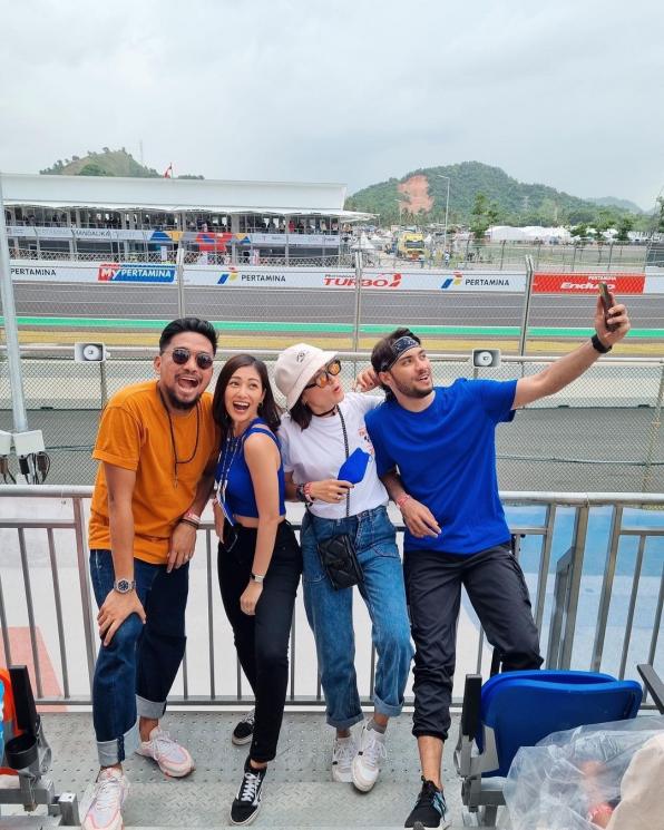 Outfit Artis Nonton MotoGP Mandalika (instagram/@refalhady)