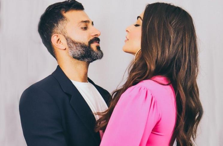 Potret Mesra Sonam Kapoor dan Anand Ahuja (Instagram/@sonamkapoor)