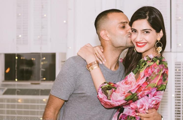 Potret Mesra Sonam Kapoor dan Anand Ahuja (Instagram/@sonamkapoor)