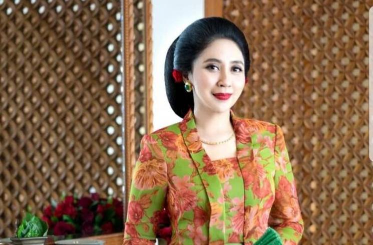 Model Kebaya ala Anita Tanjung (instagram/@anita_chairultanjung)