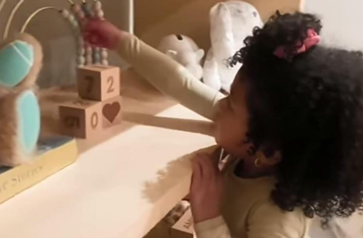 Potret Mewah Kamar Anak Kedua Kylie Jenner(YouTube/Kylie Jenner)