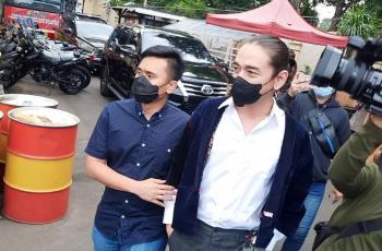 Gaya Ojan Sisitipsi Necis Abis saat Ajukan Rehabilitasi