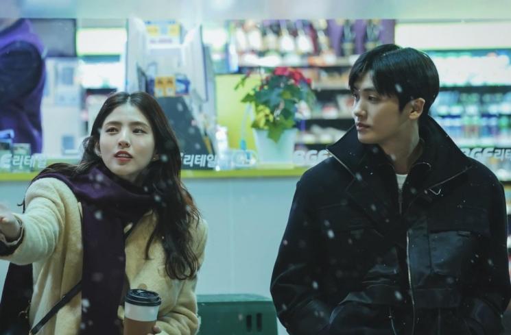 Potret Gemas Park Hyung Sik dan Han So Hee (Instagram/@disneypluskr)