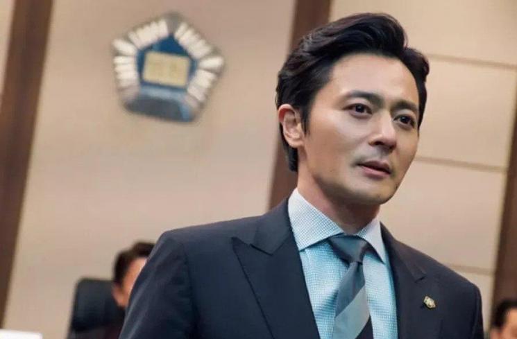 Sinopsis Suits (Soompi)