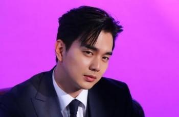5 Foto Pemotretan Yoo Seung Ho Rambut Cepak, Semakin Rapih dan Keren