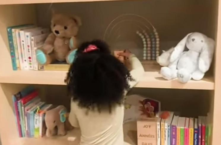 Potret Mewah Kamar Anak Kedua Kylie Jenner(YouTube/Kylie Jenner)