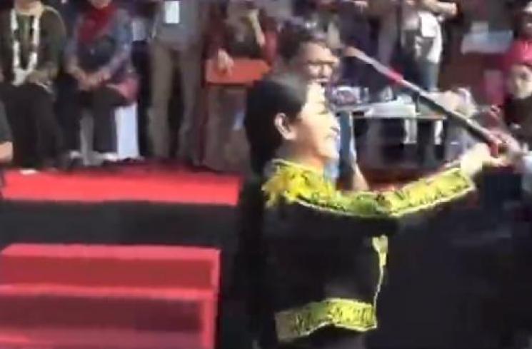 Dewi Perssik jadi Mayoret (instagram/@dewiperssik88)