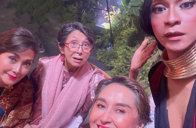 Potret Artis Berbusana Daerah di Ultah Yanti Airlangga (instagram/@amingisback)