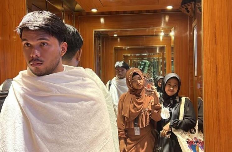 Potret Pengasuh Gala Sky Umrah (Instagram/@idawidaa04)