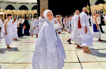8 Potret Pengasuh Gala Sky Umrah, Wujudkan Keinginan Mendiang Vanessa Angel Semasa Hidup