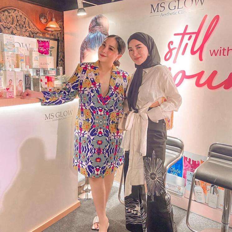 Baju Shandy Purnamasari bikin salfok di acara Nagita Slavina. (Instagram/@Raffinagita1717)