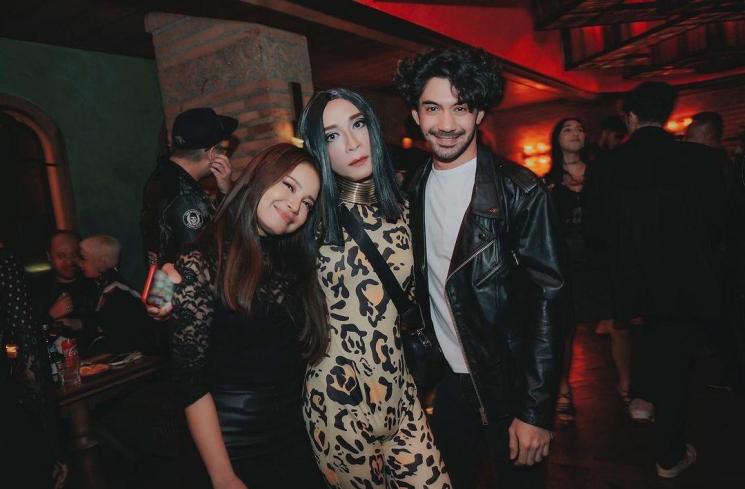 Gaya Nyentrik Aming Pakai Kostum Bak Perempuan (instagram/@amingisback)