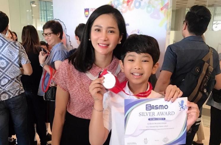 Potret Kedekatan Bunga Zainal dan Anak Sulung. (Instagram/@bungazainal05)