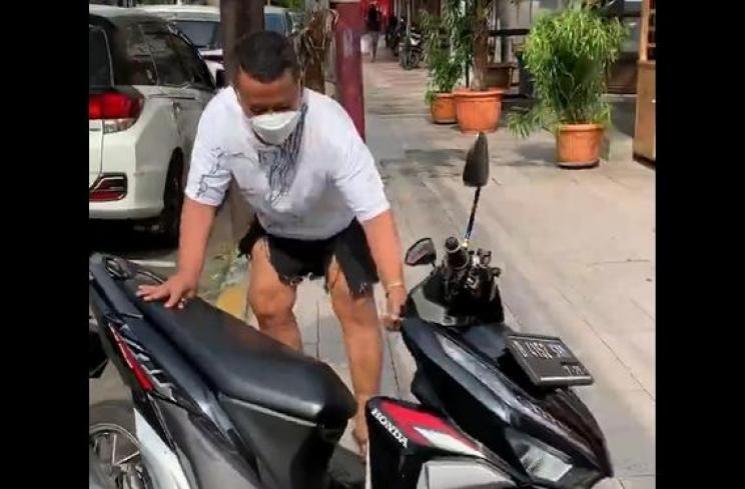 Potret penampilan Gembel Hotman Paris. (Instagram/@hotmanparisofficial)