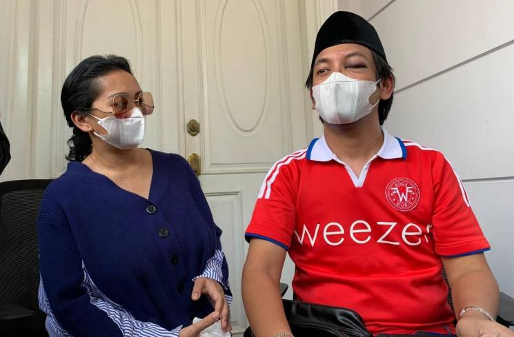 Kondisi Rian D'Masiv usai mengalami kecelakaan. [Matamata.com/Rena Pangesti]