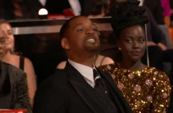 Tangis Will Smith Pecah di Panggung Oscar 2022 Usai Gampar Chris Rock