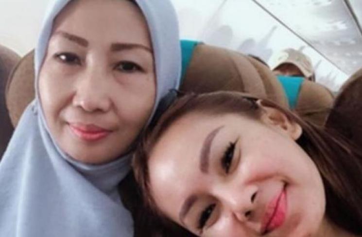 Momen Kebersamaan Kalina Ocktaranny dan Ibu (Instagram/erlan_wardhania)